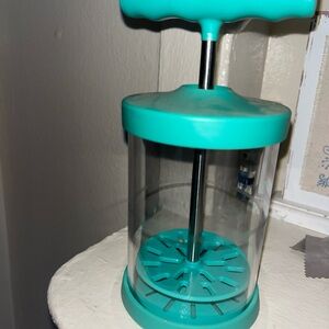 NEW Turquoise Manual Whipped Cream Maker- Pampered Chef Brand